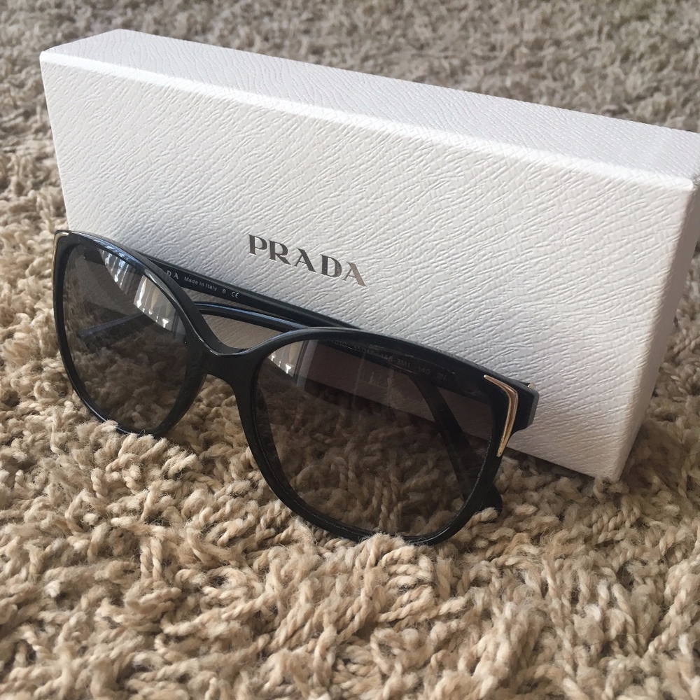 PRADA: Black Gradient Oversized Sunglasses In Box